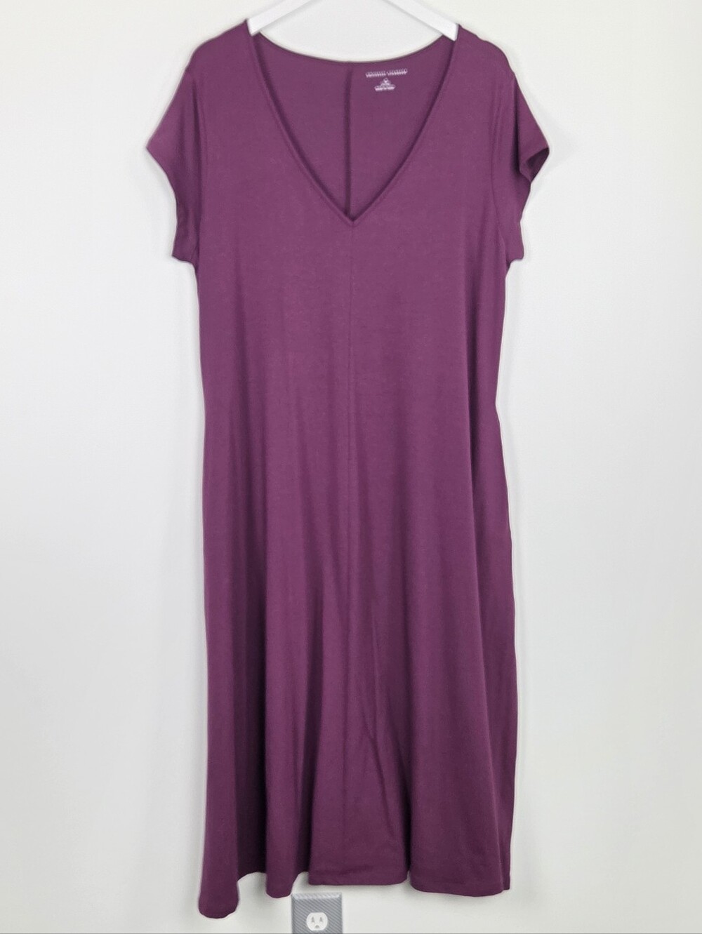 UNIVERSAL STANDARD Women’s size M (18-20) Wine Cap V-Neck Sleeve T-Shirt Dress